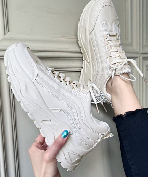 JUNOAH(ジュノア)の「ダッド厚底スニーカー(スニーカー・レディース・ブラック/クリーム・40/38/39/36/37)」の11枚目の写真