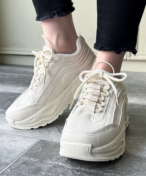 JUNOAH(ジュノア)の「ダッド厚底スニーカー(スニーカー・レディース・ブラック/クリーム・40/38/39/36/37)」の13枚目の写真