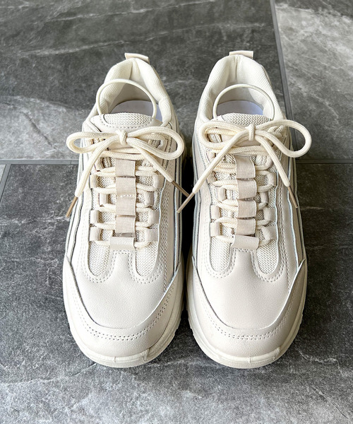 JUNOAH(ジュノア)の「ダッド厚底スニーカー(スニーカー・レディース・ブラック/クリーム・40/38/39/36/37)」の17枚目の写真