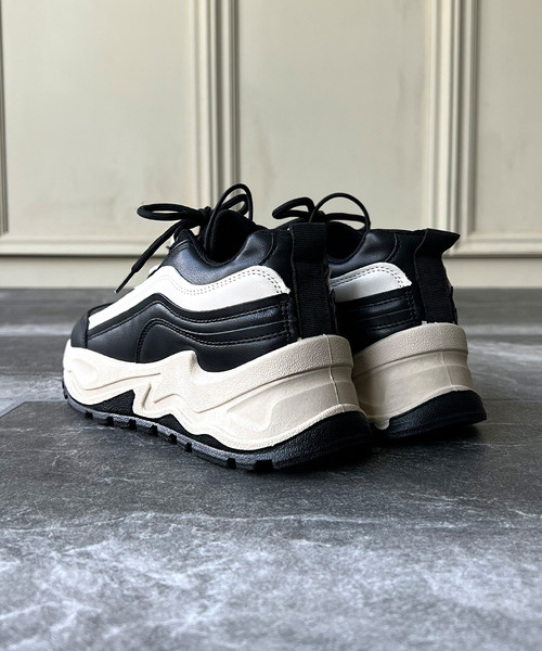 JUNOAH(ジュノア)の「ダッド厚底スニーカー(スニーカー・レディース・ブラック/クリーム・40/38/39/36/37)」の19枚目の写真