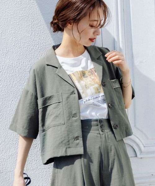 mysty woman(ミスティウーマン)の「開襟ショートシャツ 275122(シャツ/ブラウス・レディース・カーキ/アイボリー/モカ・FREE)」の1枚目の写真