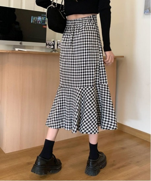 SONA(ソナ)の「SONYUNARA ギンガムチェックマーメイドロングスカート(スカート・レディース・ブラック・SMALL/MEDIUM/LARGE)」の5枚目の写真