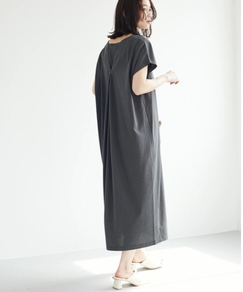 Green　Parks（グリーンパークス）の「バックマチ付カットワンピース（ワンピース・レディース・グレー/カーキ/グリーン・FREE）」の2枚目の写真
