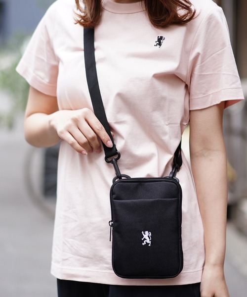 GIORDANO（ジョルダーノ）の「[ GIORDANO ] ライオン刺繍ミニショルダーバッグ（ショルダーバッグ・レディース・レッド/ブラック・FREE）」の2枚目の写真