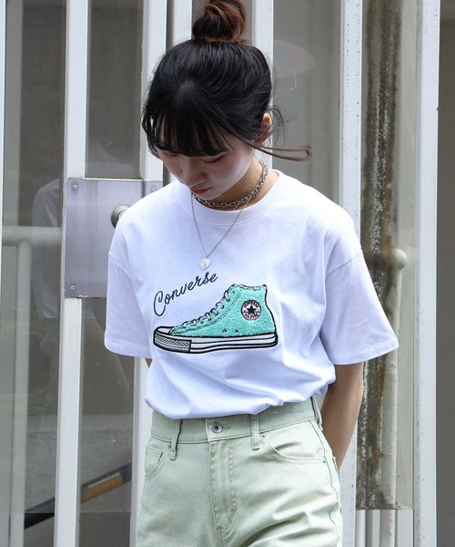 CONVERSE（コンバース）の「【CONVERSE】サガラシューズＴシャツ（Tシャツ/カットソー・レディース・ブルー/ピンク/ホワイト/ブラック・M/L）」の2枚目の写真