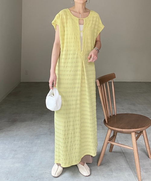 She's Closet(シーズクローゼット)の「前後2WAY深Vネックフレンチスリーブロングワンピース(ワンピース・レディース・ブラック/アイボリー/ライム・FREE)」の3枚目の写真