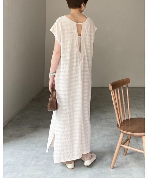 She's Closet(シーズクローゼット)の「前後2WAY深Vネックフレンチスリーブロングワンピース(ワンピース・レディース・ブラック/アイボリー/ライム・FREE)」の19枚目の写真