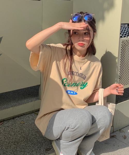VitaFelice(ヴィータフェリーチェ)の「ストリートロゴ 半袖Tシャツ(Tシャツ/カットソー・レディース・ベージュ/ネイビー/ホワイト/グリーン・FREE)」の1枚目の写真
