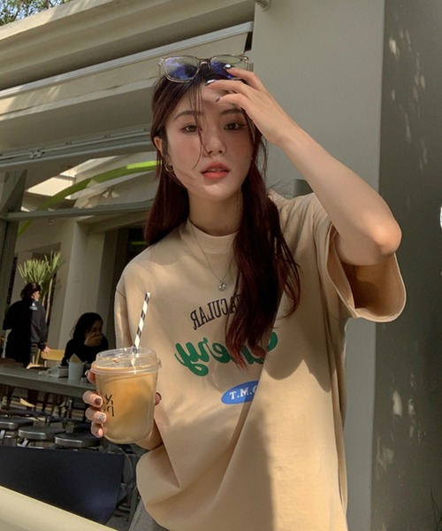 VitaFelice(ヴィータフェリーチェ)の「ストリートロゴ 半袖Tシャツ(Tシャツ/カットソー・レディース・ベージュ/ネイビー/ホワイト/グリーン・FREE)」の8枚目の写真