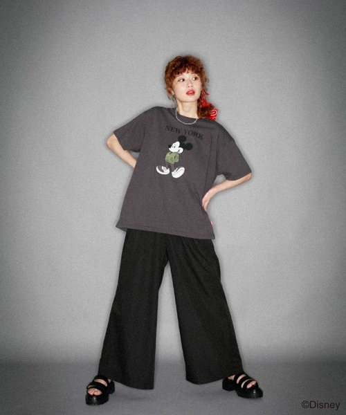 AVIREX（アヴィレックス）の「【直営店限定】AVIREX/MICKEY MOUSE NEWYORK T-SHIRT/ アヴィレックス/ミッキーマウス ニューヨークティーシャツ（Tシャツ/カットソー・レディース・ホワイト/チャコール・F）」の12枚目の写真