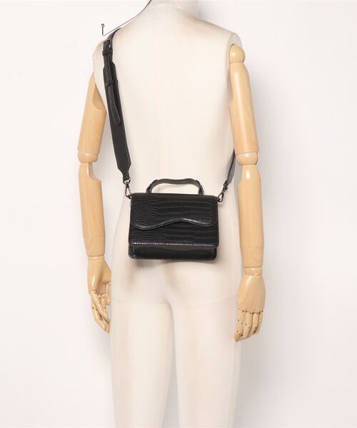 HVISK（ヴィスク）の「【HVISK】CRANE MATTE CROCO（ショルダーバッグ・レディース・ブラック/ブルー・FREE）」の4枚目の写真