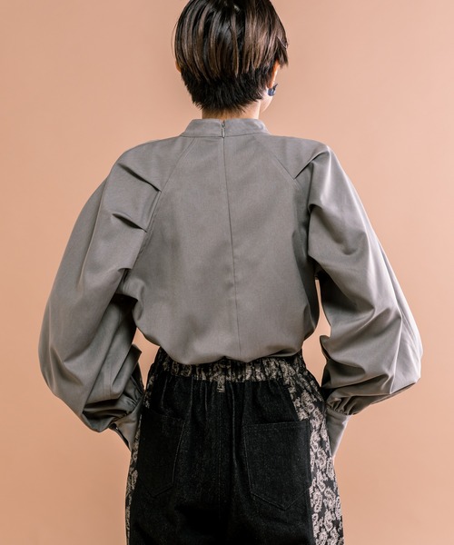 ear PAPILLONNER（イアパピヨネ）の「【SUM1 STYLE（スミスタイル）】ボリュームスリーブプルオーバー（その他トップス・レディース・ブラック/グレー・FREE）」の13枚目の写真