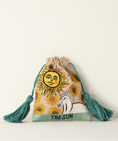 MILLION CARATS（ミリオンカラッツ）の「揃えて持ちたくなるミステリアスな雰囲気を演出するタロットカードデザインの刺繍巾着ポーチ（ポーチ・レディース・グリーン/パープル/グレー・FREE）」の3枚目の写真