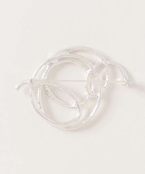 Three Four Time(スリーフォータイム)の「サークルメタルブローチ【/フォーマル/入卒/デイリー】(ブローチ/コサージュ・レディース・ゴールド/シルバー・FREE)」の3枚目の写真