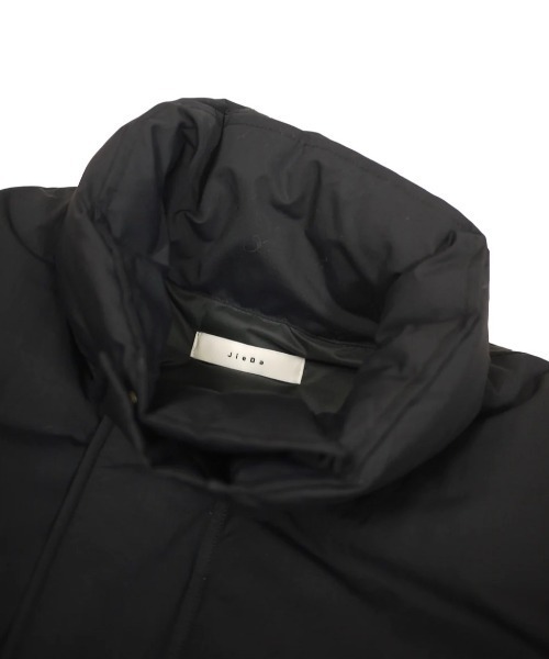 Jieda(ジエダ)の「NOSLEEVE PUFFER JACKET(ダウンベスト・メンズ・ブラック・1/2)」の3枚目の写真