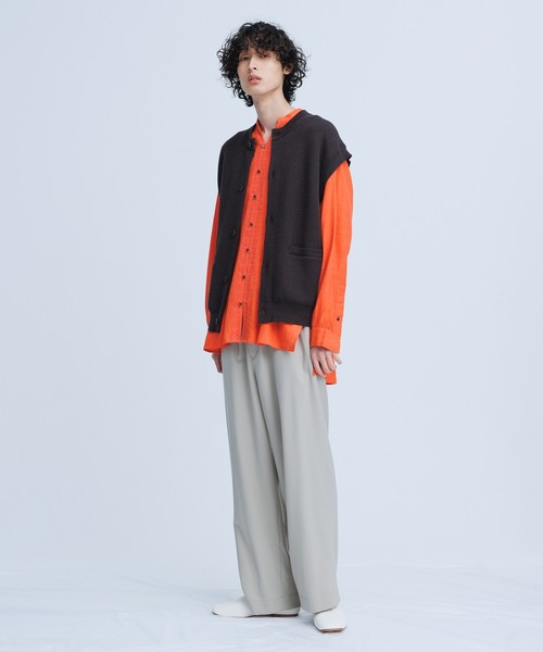 ADAM ET ROPE'（アダムエロペ）の「フロントオープン クルーネックベスト/サスティナブル（ベスト・メンズ・ブラック系その他/スミクロ・M/L）」の19枚目の写真