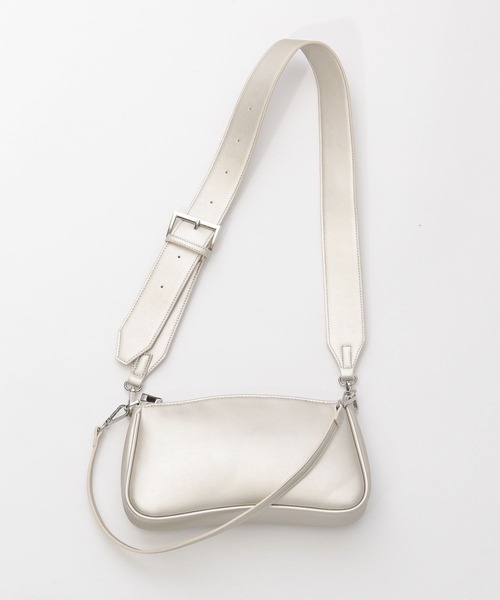 A part by(アパートバイ)の「【2WAY】フトベルトショルダーバッグ(ショルダーバッグ・レディース・ブラック/ライトグリーン/アイボリー/シルバー・FREE)」の6枚目の写真