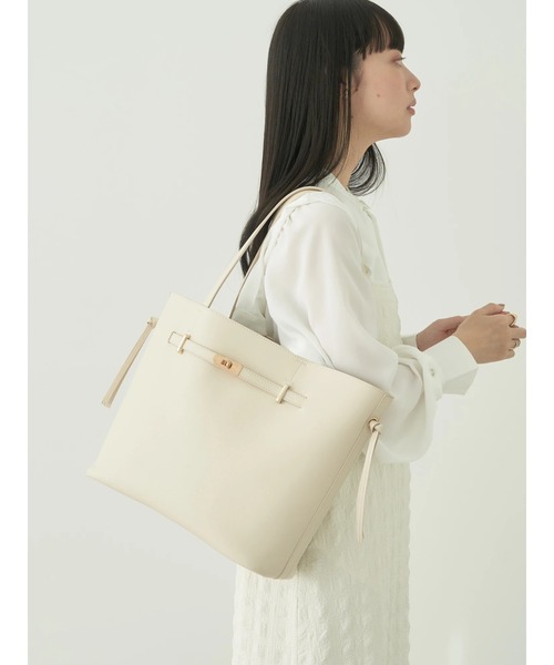 earth music&ecology（アースミュージックアンドエコロジー）の「2フェイストートバッグ（トートバッグ・レディース・ベージュ/ブラック/グレー・FREE）」の6枚目の写真