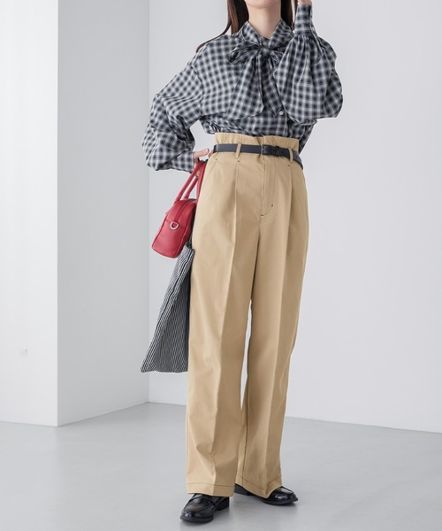 BONLECILL(ボンルシール)の「2way ハイウエスト センタープレス タックチノサロペット(サロペット/オーバーオール・レディース・ネイビー/ベージュ/カーキ/アイボリー/ブラック・M/L)」の10枚目の写真