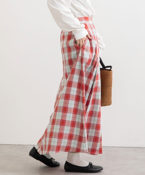 POU DOU DOU(プードゥドゥ)の「ボックスタックロングスカート(スカート・レディース・レッド/グリーン/ネイビー・3)」の21枚目の写真