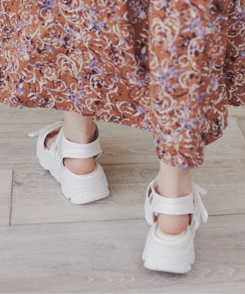 ANGIE（アンジー）の「厚底スポーツサンダル（サンダル・レディース・ブラック/ホワイト・X-LARGE/MEDIUM/LARGE）」の14枚目の写真