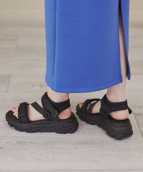 ANGIE（アンジー）の「厚底スポーツサンダル（サンダル・レディース・ブラック/ホワイト・X-LARGE/MEDIUM/LARGE）」の20枚目の写真