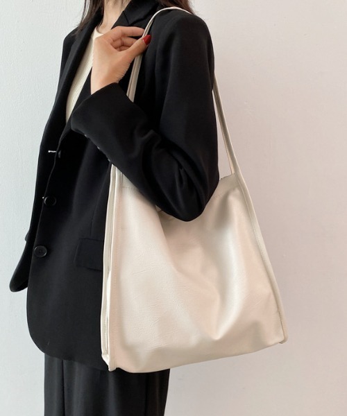 yuue' ( wear )(ユーイ)の「ソフトフェイク トートバッグ(トートバッグ・レディース・ブラック/オフホワイト・FREE)」の7枚目の写真