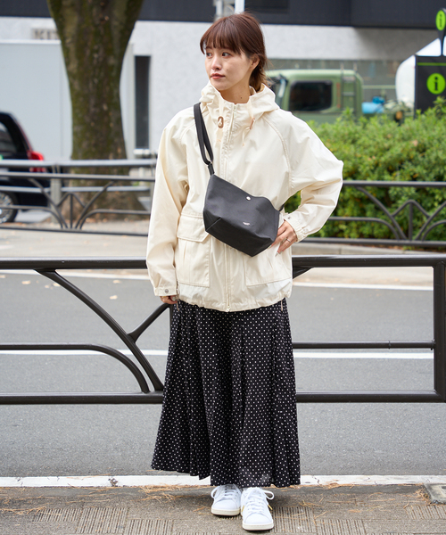 ORCIVAL（オーシバル）の「《追加3》【ORCIVAL / オーシバル】LCV SHOULDER POUCH MEDIUM：ショルダーバッグ（ショルダーバッグ・レディース・グリーン/ブラック/ベージュ・FREE）」の8枚目の写真