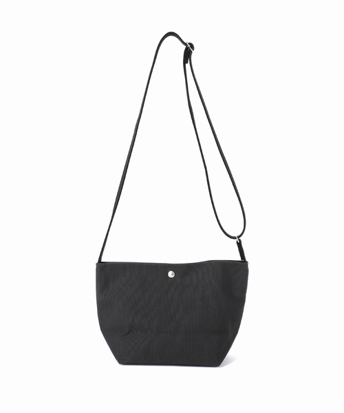 ORCIVAL（オーシバル）の「《追加3》【ORCIVAL / オーシバル】LCV SHOULDER POUCH MEDIUM：ショルダーバッグ（ショルダーバッグ・レディース・グリーン/ブラック/ベージュ・FREE）」の18枚目の写真