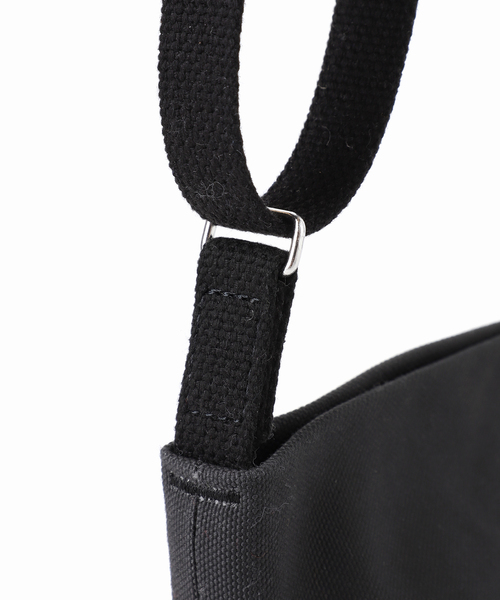 ORCIVAL（オーシバル）の「《追加3》【ORCIVAL / オーシバル】LCV SHOULDER POUCH MEDIUM：ショルダーバッグ（ショルダーバッグ・レディース・グリーン/ブラック/ベージュ・FREE）」の22枚目の写真