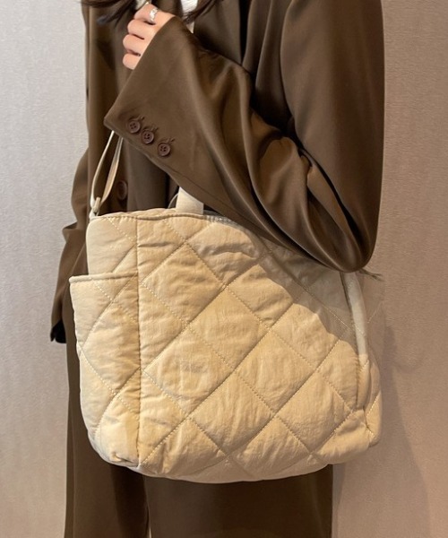 deux amour（ドゥーザムール）の「キルティングバッグ（ショルダーバッグ・レディース・ブラック/ホワイト/グリーン・FREE(9)）」の4枚目の写真