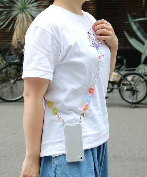 ACCOMMODE(アコモデ)の「ビーズフラワーストラップ(スマホグッズ・レディース・その他/ホワイト/イエロー/ピンク・FREE)」の6枚目の写真