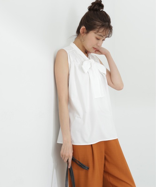 N.（N. Natural Beauty Basic）（エヌエヌナチュラルビューティーベーシック）の「◆フロントリボンギャザーノースリーブブラウス（Tシャツ/カットソー・レディース・オフホワイト/ブルー/ドット・MEDIUM）」の7枚目の写真