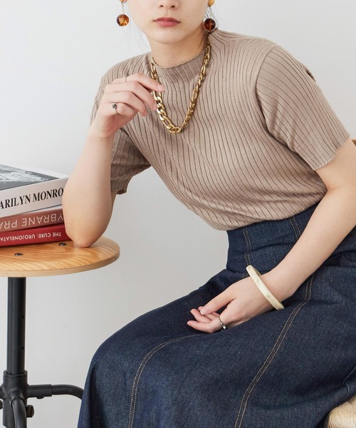 Fashion Letter(ファッションレター)の「大きいサイズ プチハイネック ハーフスリーブ トップス(Tシャツ/カットソー・レディース・ブラック/オフホワイト/ブルー/ベージュ系その他・M~L/LL~3L/4L~5L)」の3枚目の写真