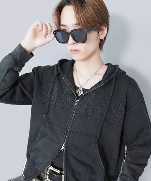 SPINNS（スピンズ）の「カラーレンズビッグサングラス/ウェリントン/フロントデザイン/ユニセックス（サングラス・メンズ・ブラック系その他/ブラック×ブルー/ブラック×グレー・ONESIZE）」の10枚目の写真