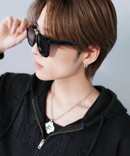 SPINNS（スピンズ）の「カラーレンズビッグサングラス/ウェリントン/フロントデザイン/ユニセックス（サングラス・メンズ・ブラック系その他/ブラック×ブルー/ブラック×グレー・ONESIZE）」の12枚目の写真