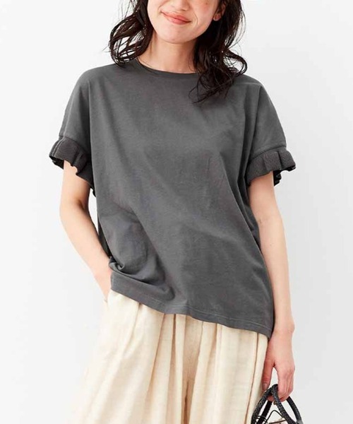 Live in comfort(リブインコンフォート)の「リブ イン コンフォート 汗じみ軽減加工の 華やぎフリルTシャツ(Tシャツ/カットソー・レディース・ブラック/ブルー/カーキ・X-LARGE/LARGE/XX-LARGE/MEDIUM)」の2枚目の写真