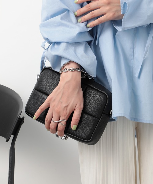 ADD CULUMN(アドカラム)の「【ADD CULUMN】PUFF - CROSSBODY EC/ A23W02B260(ショルダーバッグ・レディース・ホワイト/ブラック・FREE)」の14枚目の写真