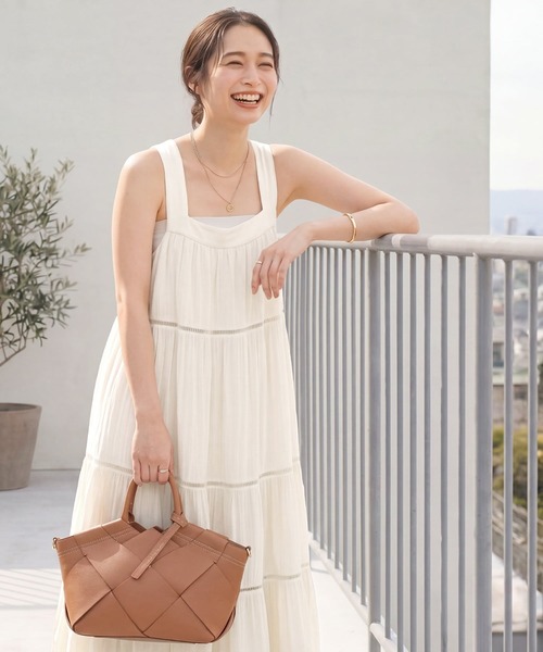 STYLE DELI(スタイルデリ)の「楊柳ティアードロングワンピース(ワンピース・レディース・ホワイト系/ブルー・01/02)」の7枚目の写真