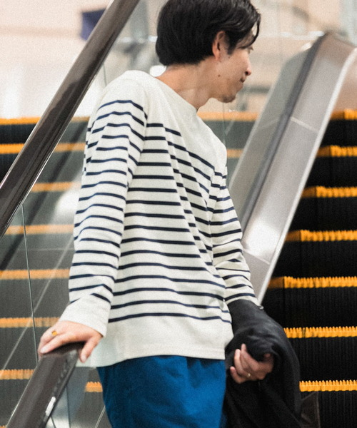 ITEMS URBANRESEARCH（アイテムズ アーバンリサーチ）の「パネルボーダー天竺ロングスリーブバスクシャツ（Tシャツ/カットソー・メンズ・ネイビー/オフホワイト/ホワイト系その他・LARGE/MEDIUM）」の20枚目の写真