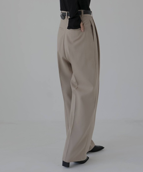 hellam（へラム）の「ワイドタックパンツ（入荷禁止