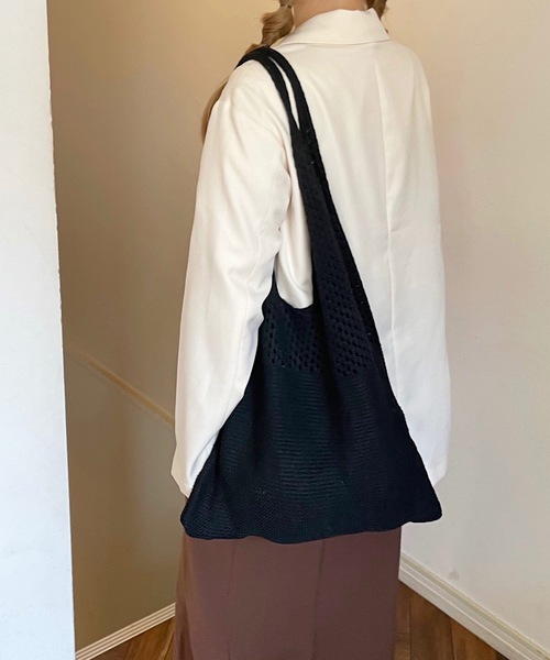 shopnikoniko（ショップニコニコ）の「トライアングル トートバッグ ニット編み メッシュ A4（トートバッグ・レディース・ベージュ/ブラック/ブラウン・フリー）」の6枚目の写真