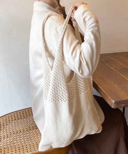 shopnikoniko（ショップニコニコ）の「トライアングル トートバッグ ニット編み メッシュ A4（トートバッグ・レディース・ベージュ/ブラック/ブラウン・フリー）」の11枚目の写真