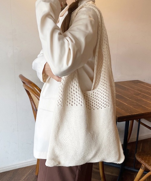 shopnikoniko（ショップニコニコ）の「トライアングル トートバッグ ニット編み メッシュ A4（トートバッグ・レディース・ベージュ/ブラック/ブラウン・フリー）」の10枚目の写真