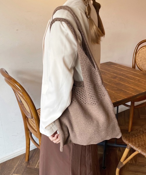 shopnikoniko（ショップニコニコ）の「トライアングル トートバッグ ニット編み メッシュ A4（トートバッグ・レディース・ベージュ/ブラック/ブラウン・フリー）」の9枚目の写真