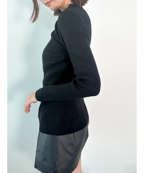 CECIL McBEE（セシルマクビー）の「ランダムリブニットトップス（ニット/セーター・レディース・ブラック/アイボリー/ブルー/グレー/イエロー・MEDIUM）」の16枚目の写真