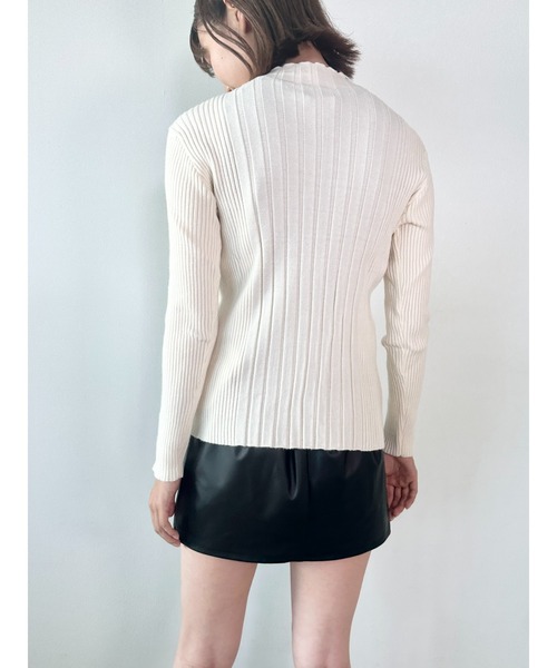 CECIL McBEE（セシルマクビー）の「ランダムリブニットトップス（ニット/セーター・レディース・ブラック/アイボリー/ブルー/グレー/イエロー・MEDIUM）」の19枚目の写真