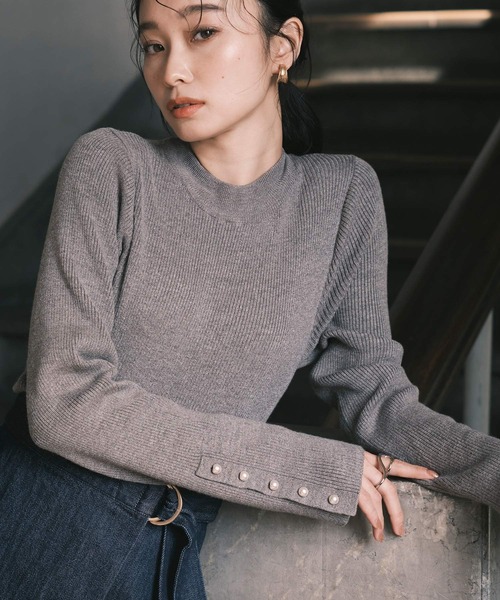 RUIRUE BOUTIQUE(ルイルエブティック)の「選べるデザイン 静電気防止ボタンスリーブリブニット | ハイネック トップス 長袖 ベーシック シンプル メタルボタン(ニット/セーター・レディース・グレー系1/グリーン/ブラック/ホワイト系1/ホワイト×ブラック/ホワイト/グレー/ブラック系1/ブルー系1/ブラウン/ネイビー系1/ロイヤルブルー/ネイビー・L/M)」の7枚目の写真