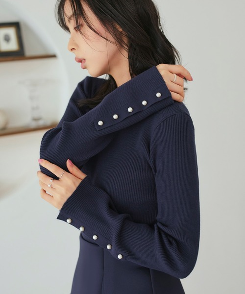 RUIRUE BOUTIQUE(ルイルエブティック)の「選べるデザイン 静電気防止ボタンスリーブリブニット | ハイネック トップス 長袖 ベーシック シンプル メタルボタン(ニット/セーター・レディース・グレー系1/グリーン/ブラック/ホワイト系1/ホワイト×ブラック/ホワイト/グレー/ブラック系1/ブルー系1/ブラウン/ネイビー系1/ロイヤルブルー/ネイビー・L/M)」の12枚目の写真