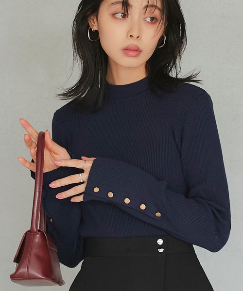RUIRUE BOUTIQUE(ルイルエブティック)の「選べるデザイン 静電気防止ボタンスリーブリブニット | ハイネック トップス 長袖 ベーシック シンプル メタルボタン(ニット/セーター・レディース・グレー系1/グリーン/ブラック/ホワイト系1/ホワイト×ブラック/ホワイト/グレー/ブラック系1/ブルー系1/ブラウン/ネイビー系1/ロイヤルブルー/ネイビー・L/M)」の10枚目の写真